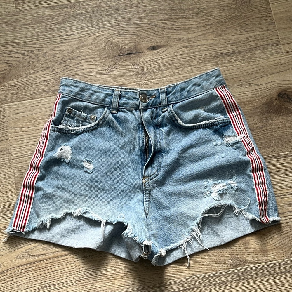 Stradivarius Light Blue Distressed Jean Shorts with Red Accents